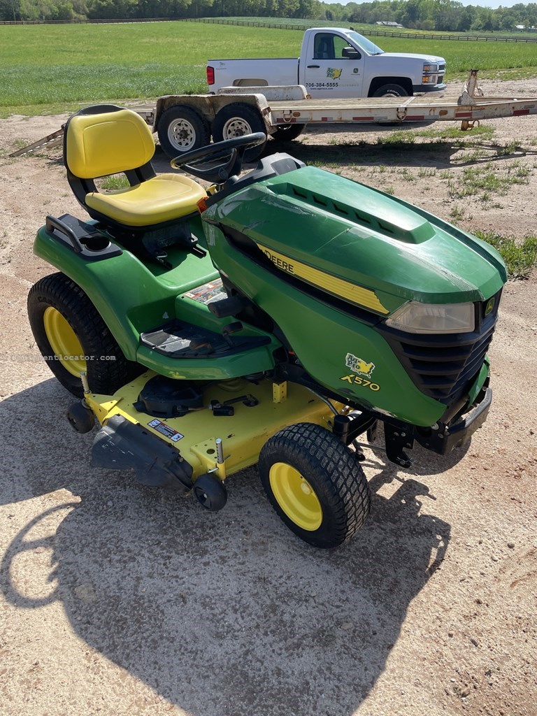 2018 John Deere X570 Image 5