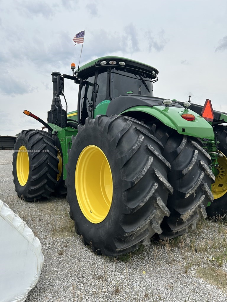 2022 John Deere 9520R Image 2