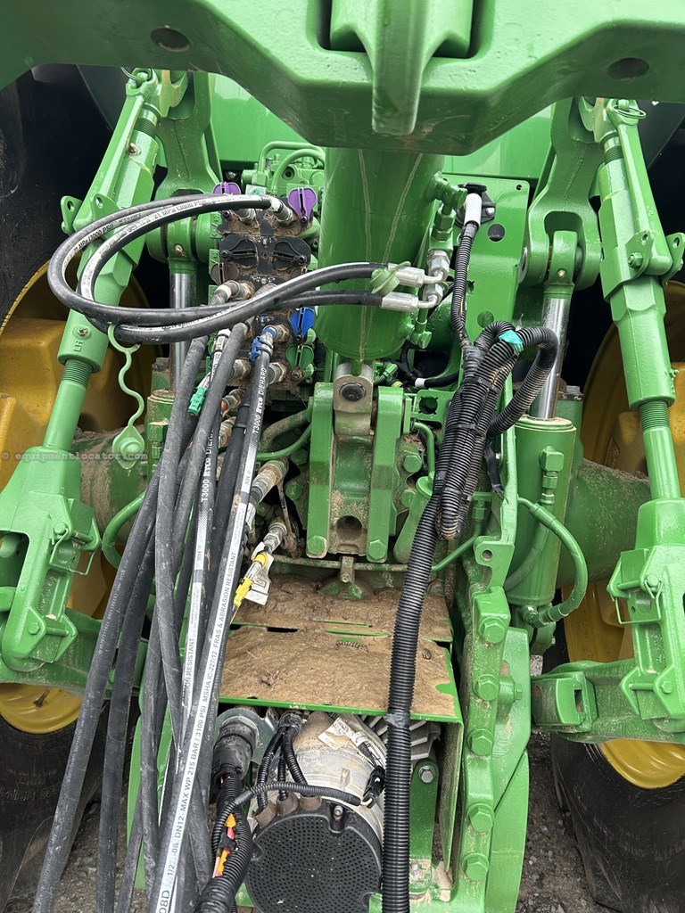 2024 John Deere 8R 280 Image 3