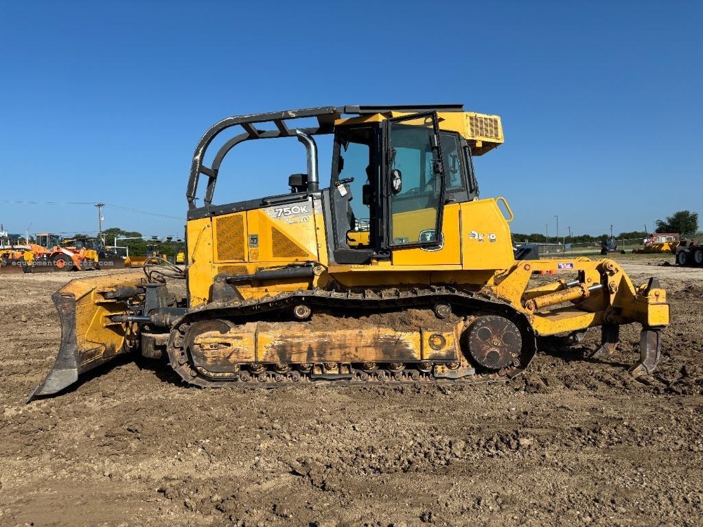 2012 John Deere 750K Image 2