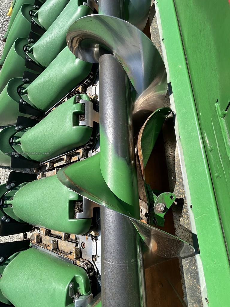 2021 John Deere C18R Image 18