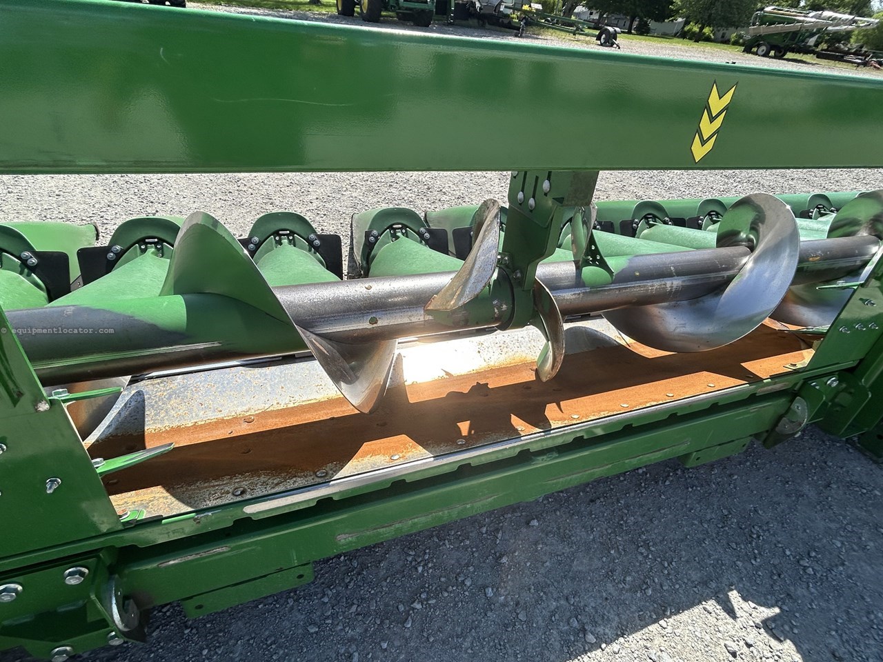 2021 John Deere C18R Image 19