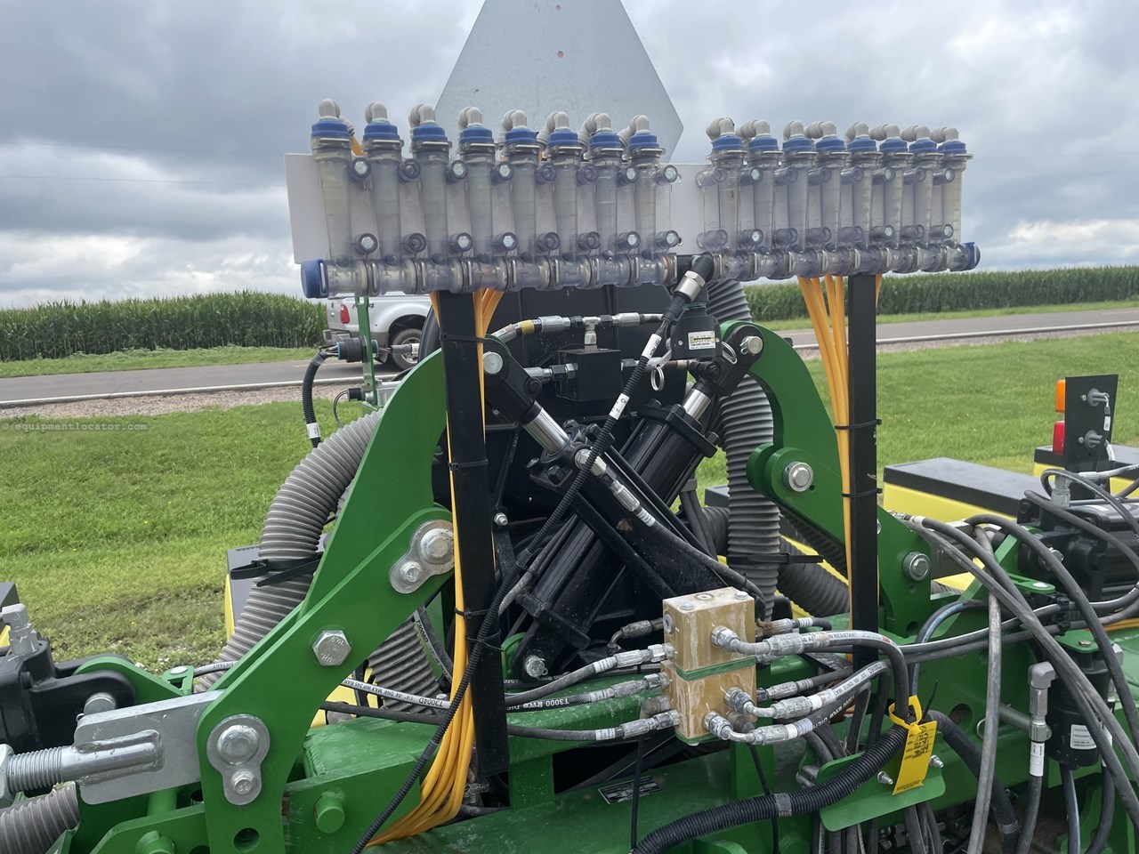 2021 John Deere 1725 Image 2