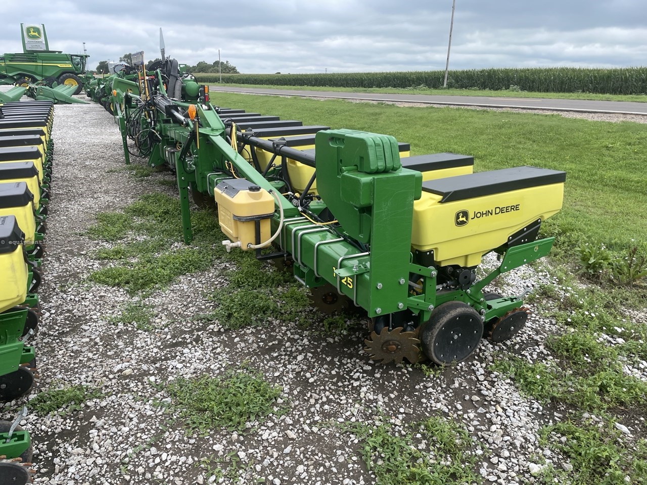 2021 John Deere 1725 Image 3