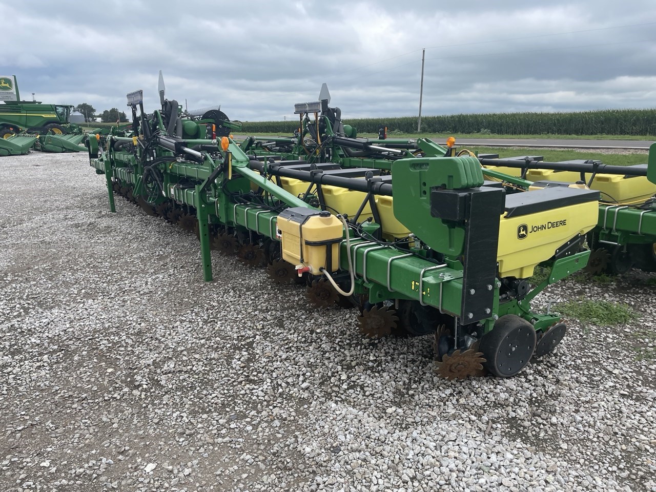 2021 John Deere 1725 Image 2
