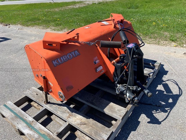 2011 Kubota B2779 Image 4