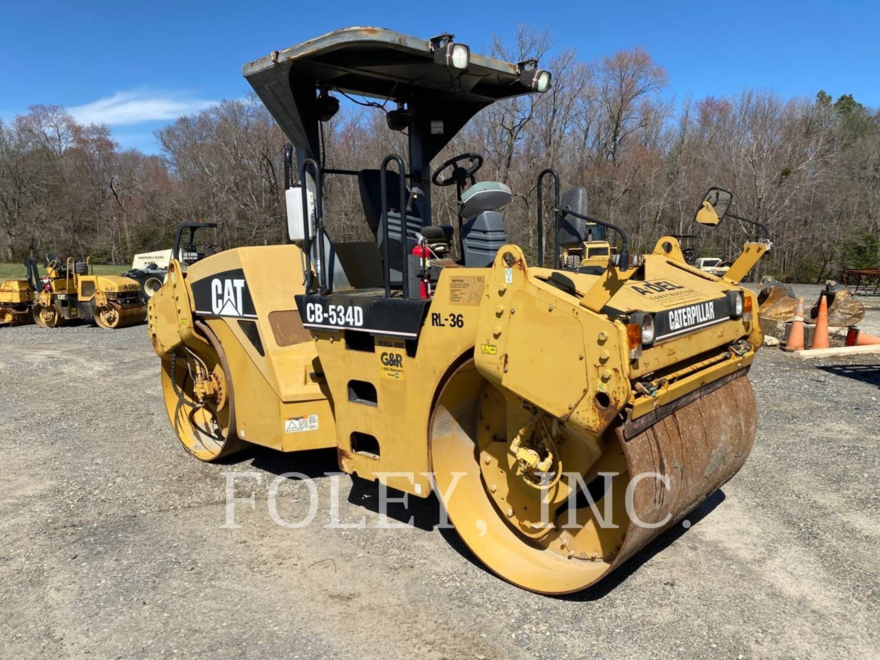 2006 Caterpillar CB-534D Image 2