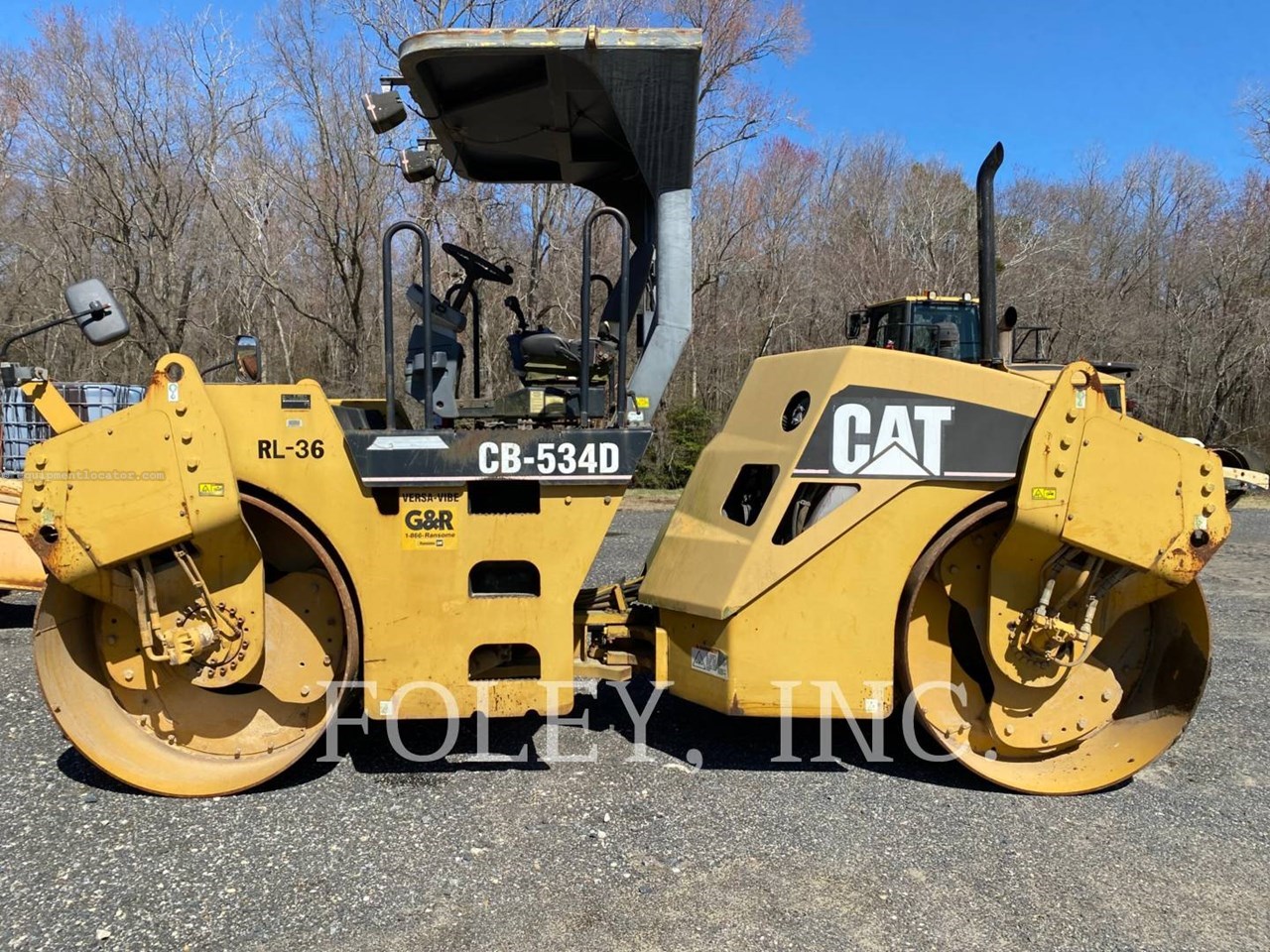 2006 Caterpillar CB-534D Image 10