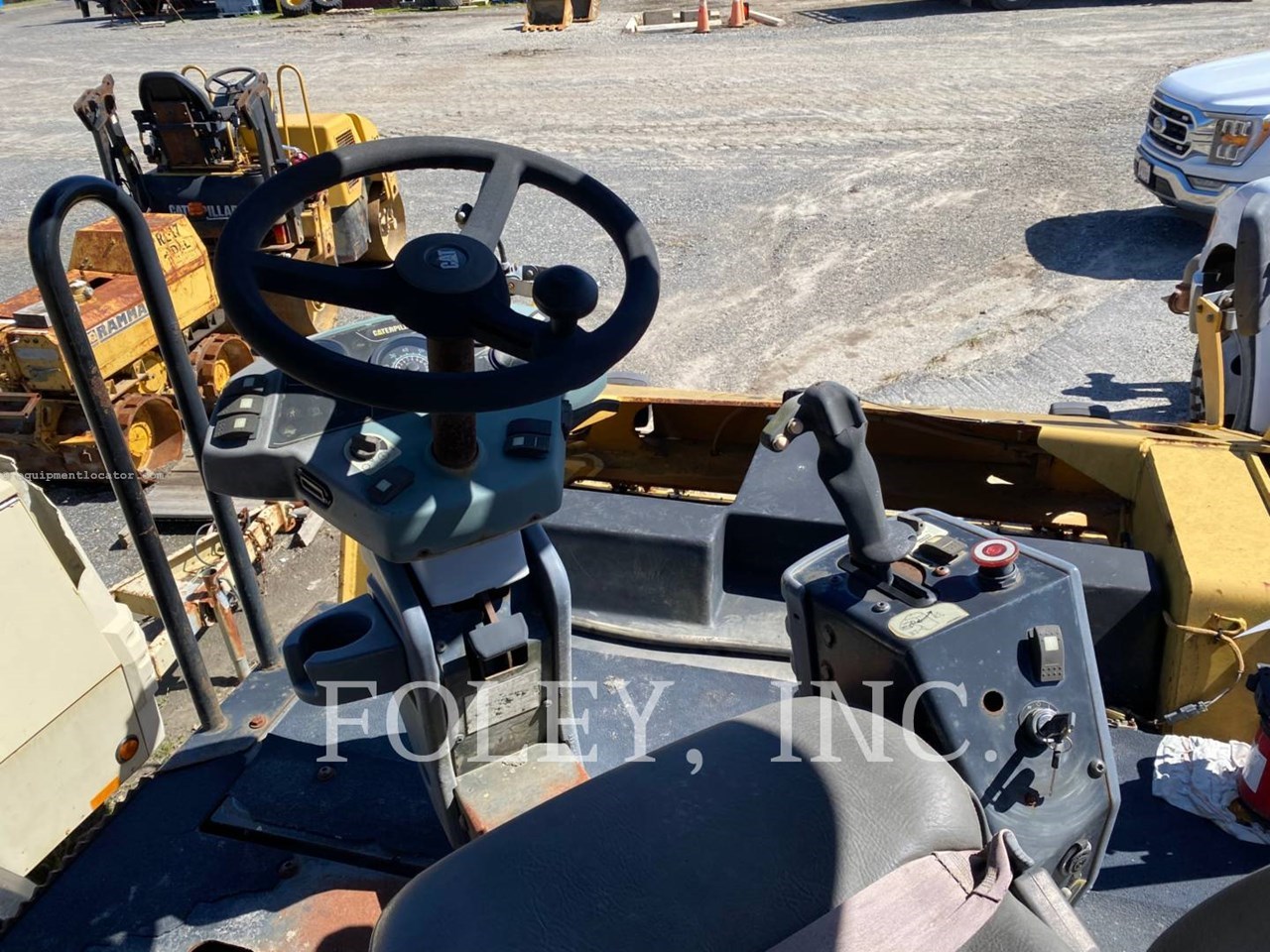 2006 Caterpillar CB-534D Image 16