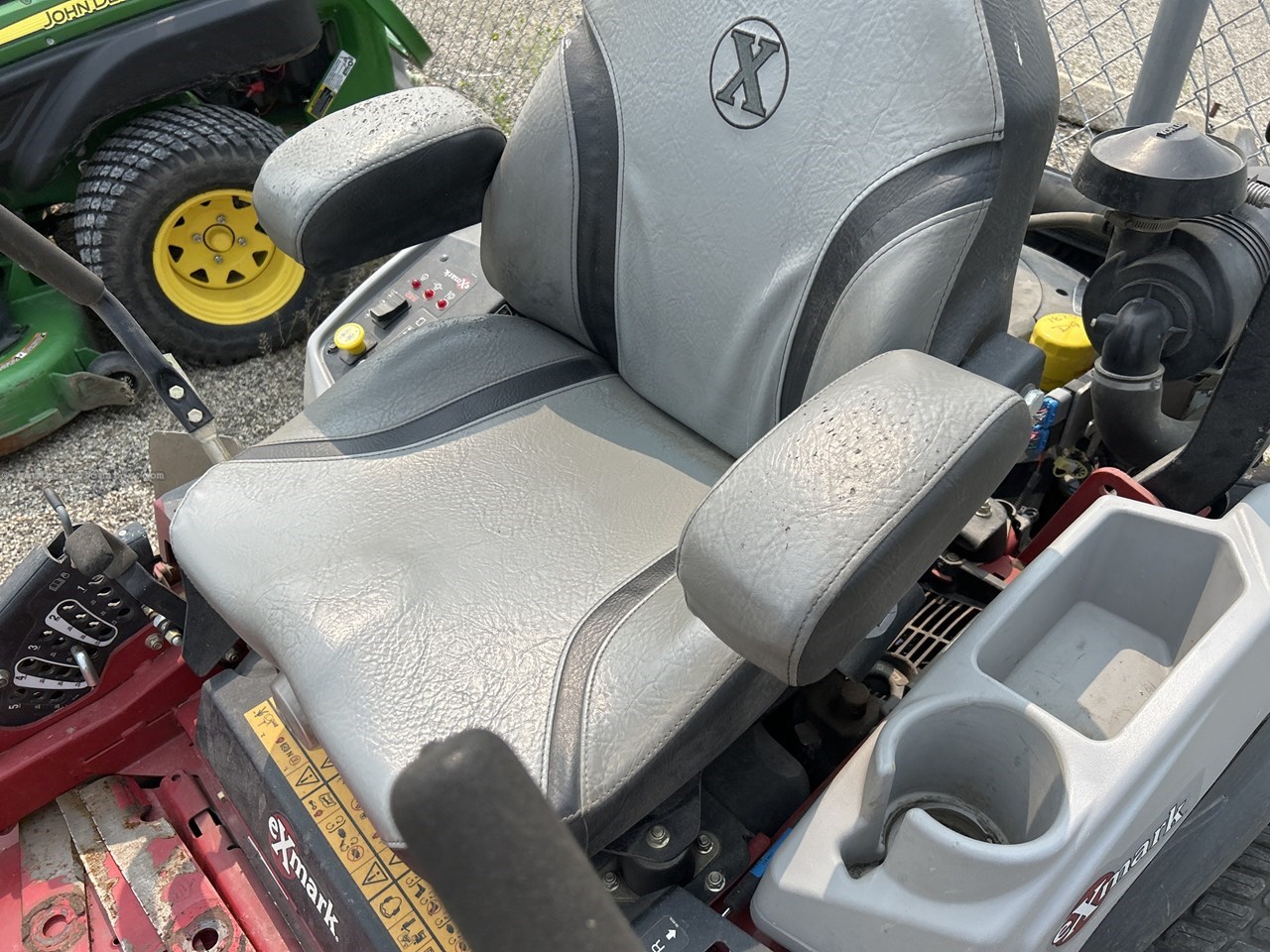 2015 Exmark LZX940 Image 6