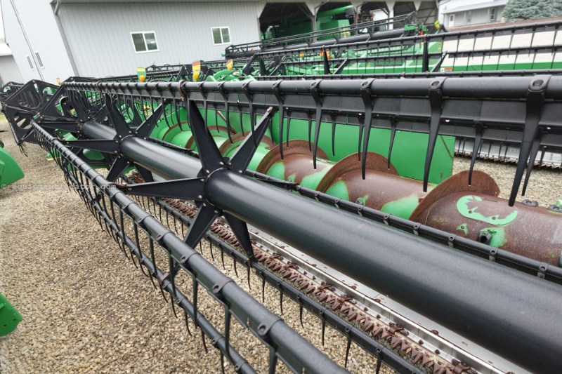 2007 John Deere 630F Image 5