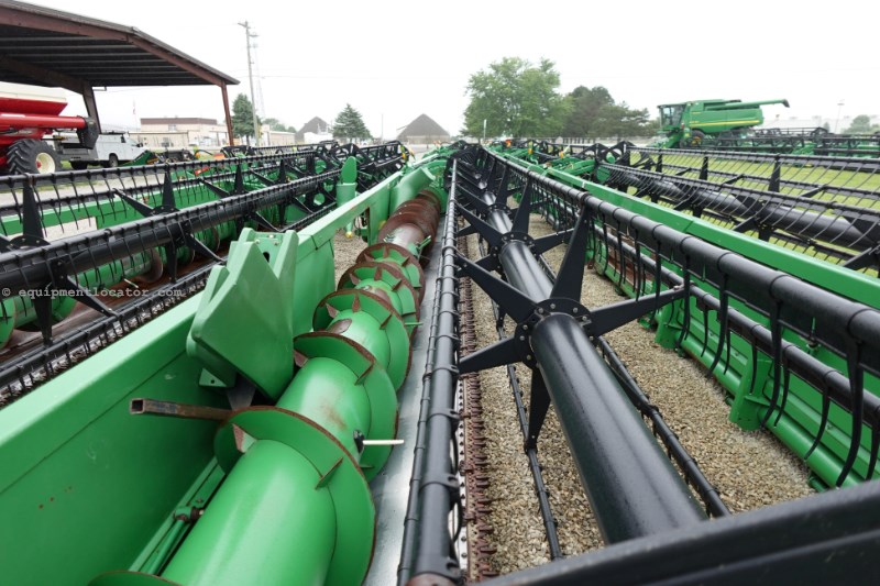 2007 John Deere 630F Image 8