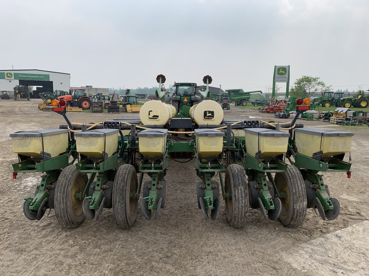 1994 John Deere 7200 Image 4