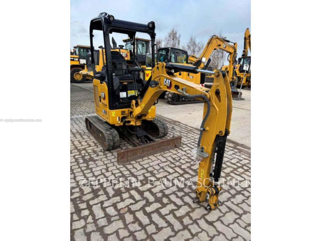 2022 Caterpillar 301.7-05A Image 2