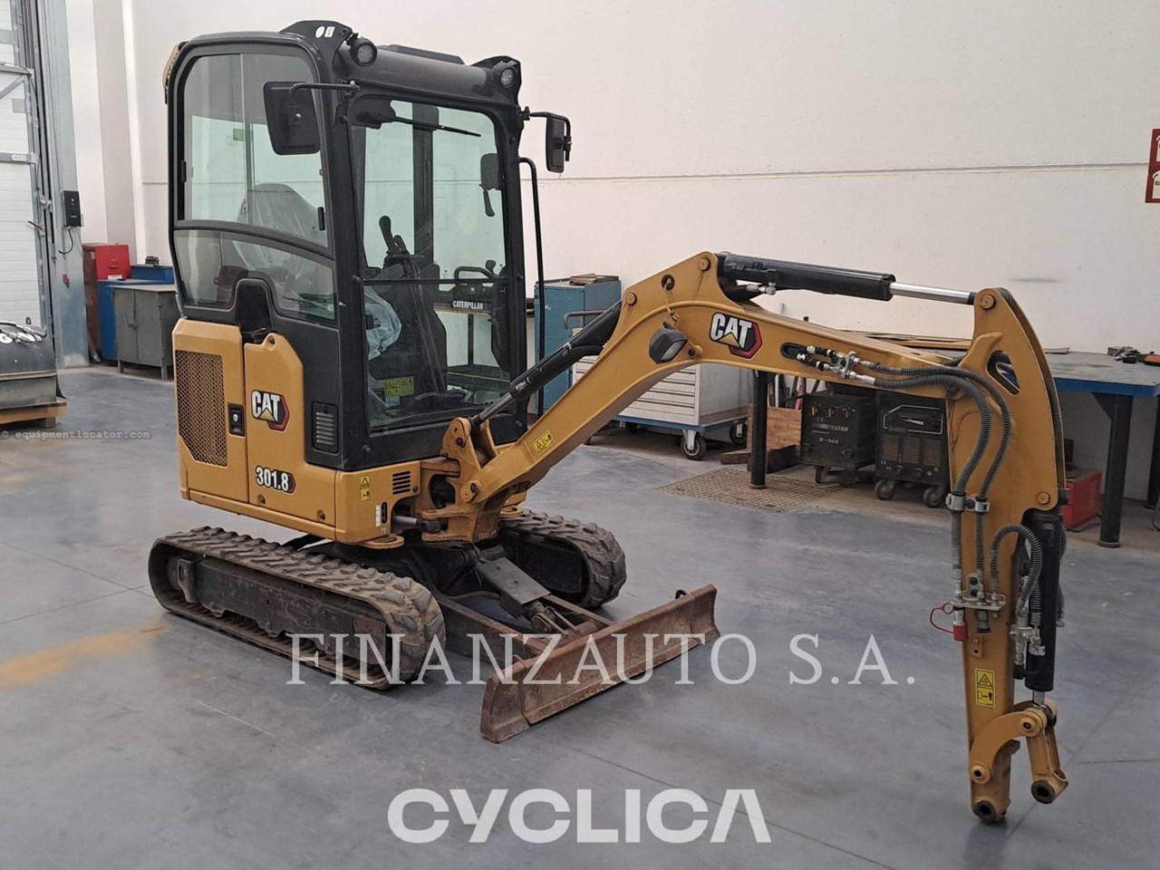 2021 Caterpillar 301.8 Image 2