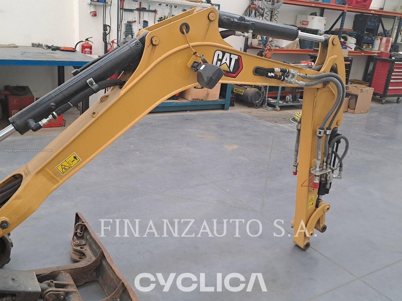 2021 Caterpillar 301.8 Image 9