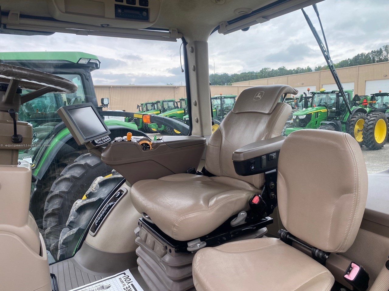 2014 John Deere 8320R Image 11