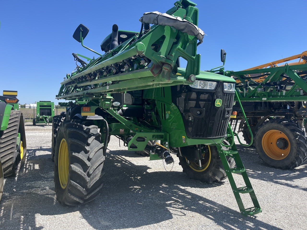 2019 John Deere R4044 Image 3