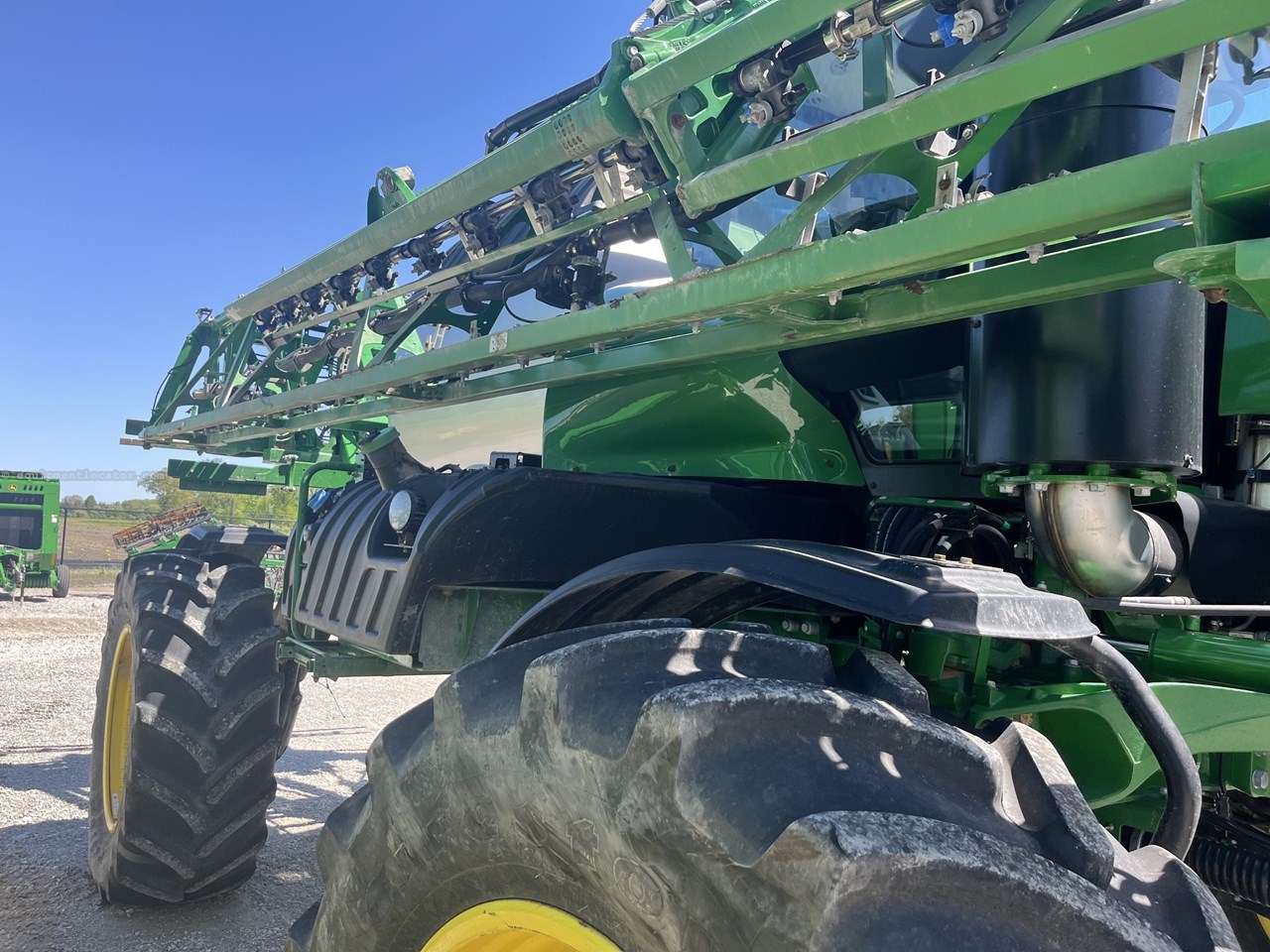 2019 John Deere R4044 Image 5