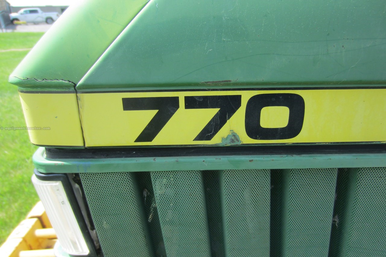 1991 John Deere 770 Image 14
