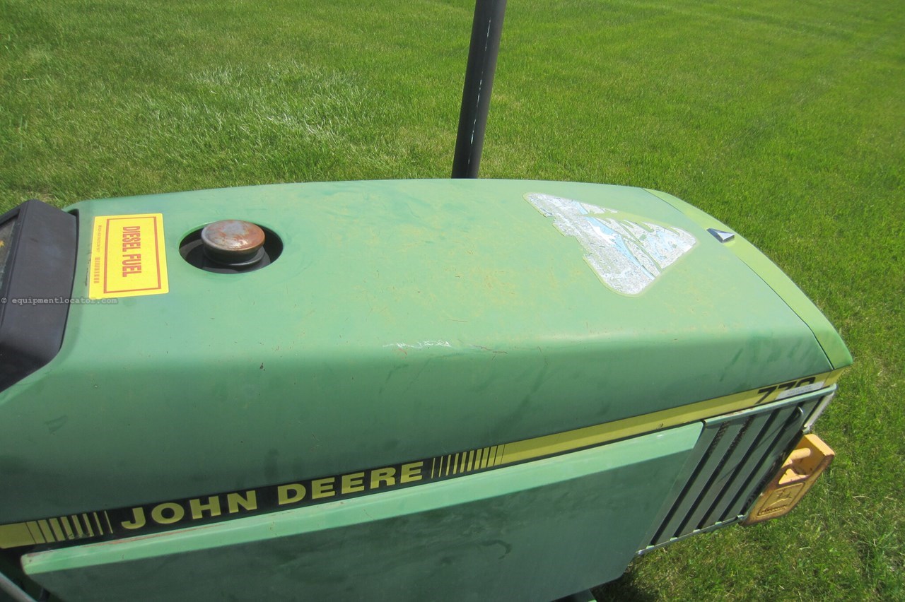 1991 John Deere 770 Image 21