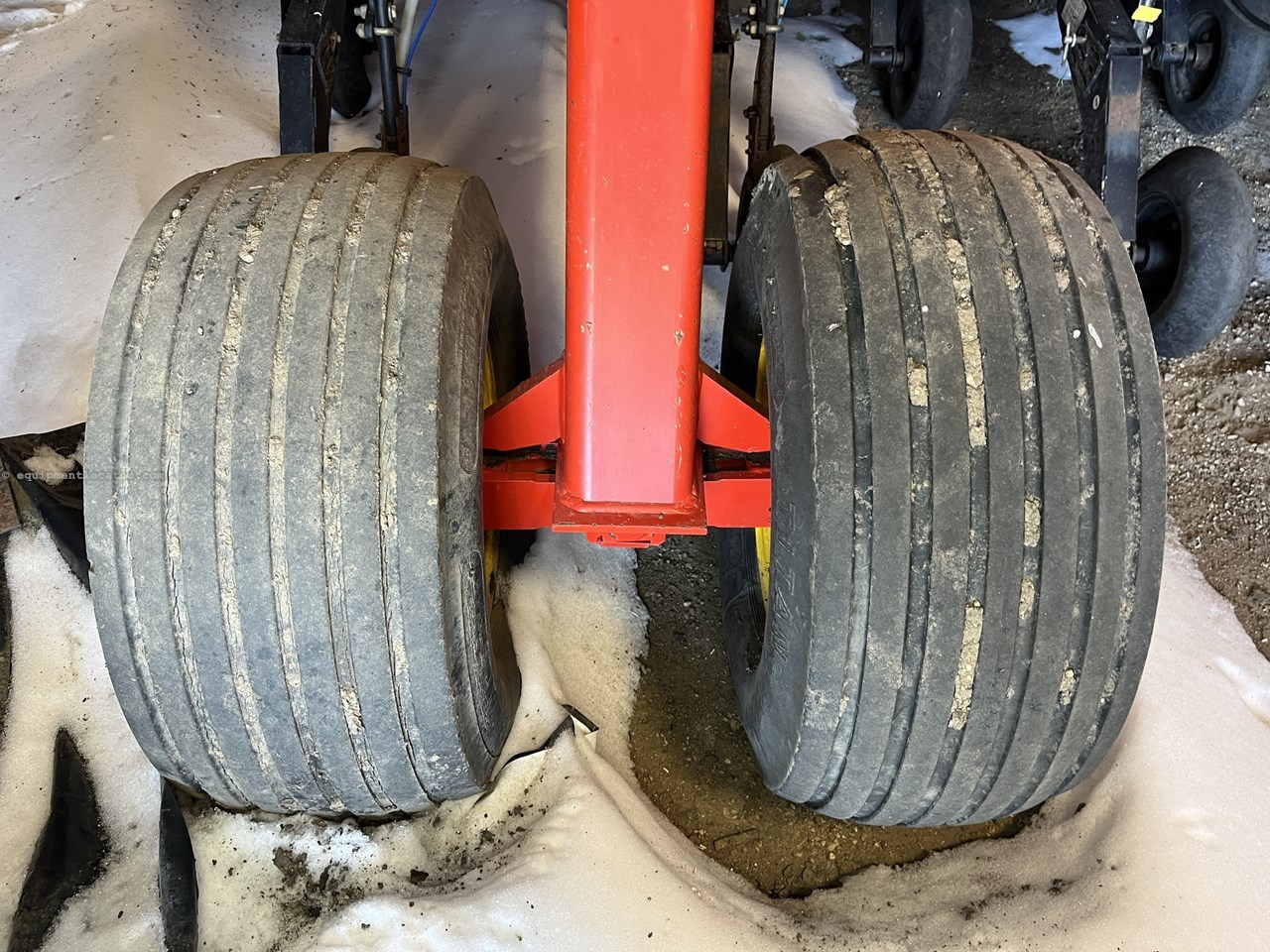 2011 Bourgault 3310 Image 23