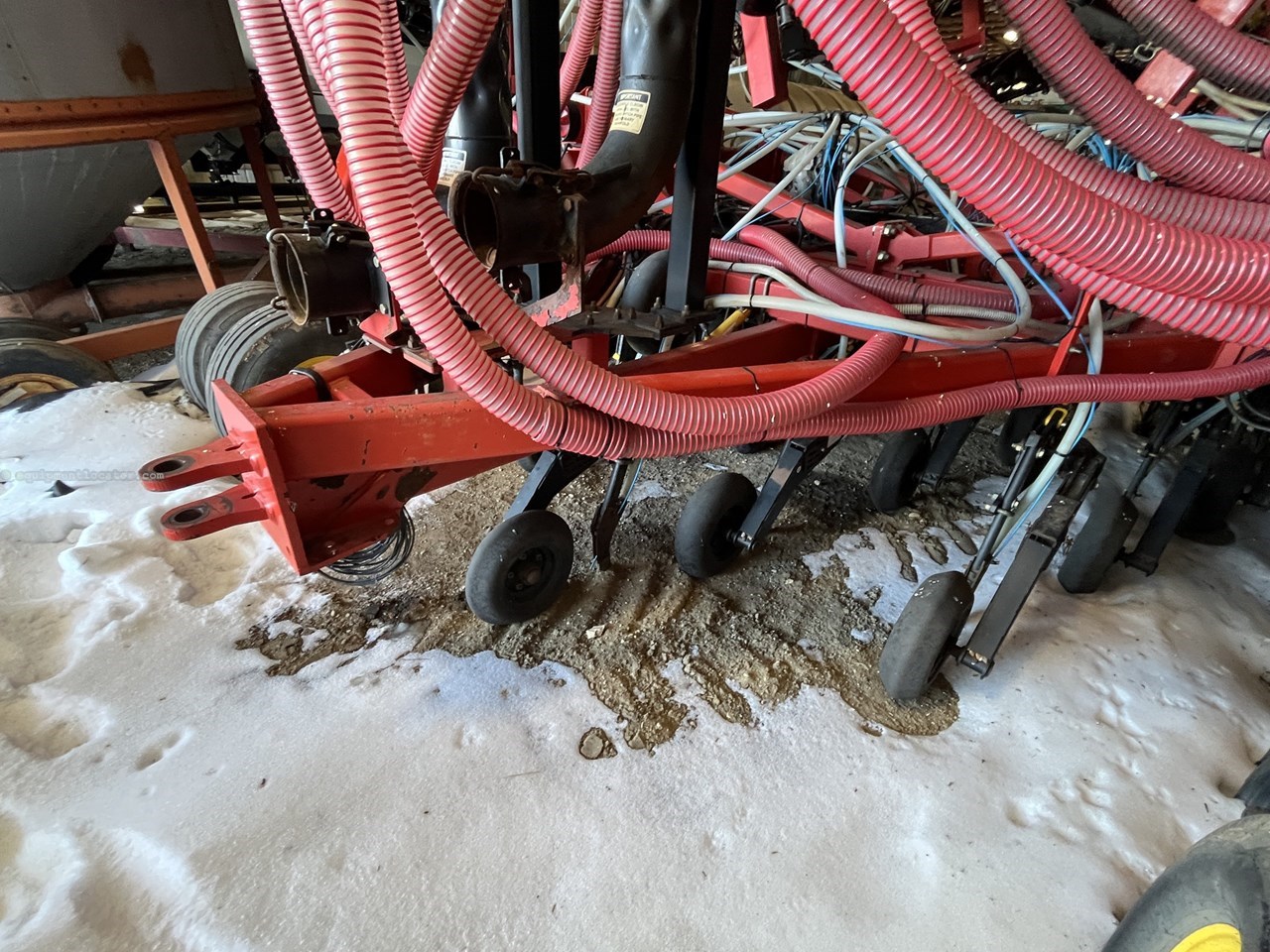 2011 Bourgault 3310 Image 27