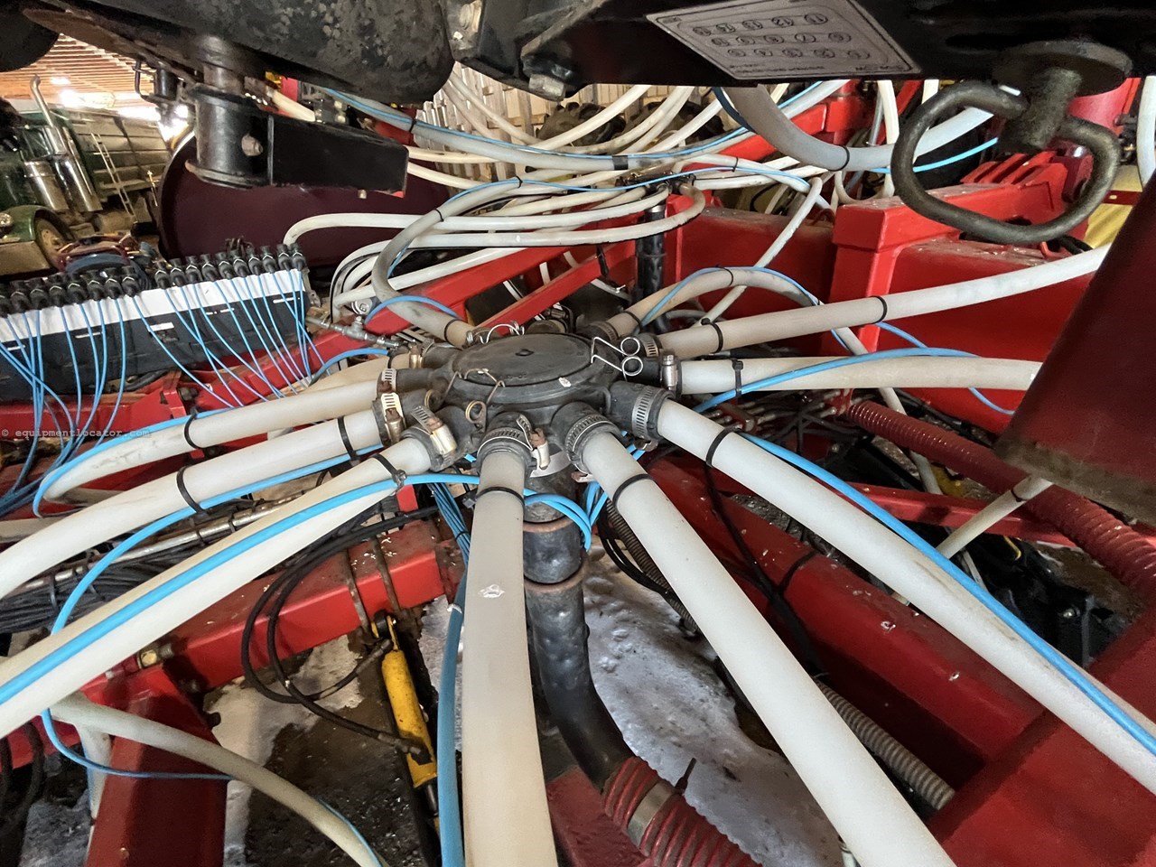 2011 Bourgault 3310 Image 30