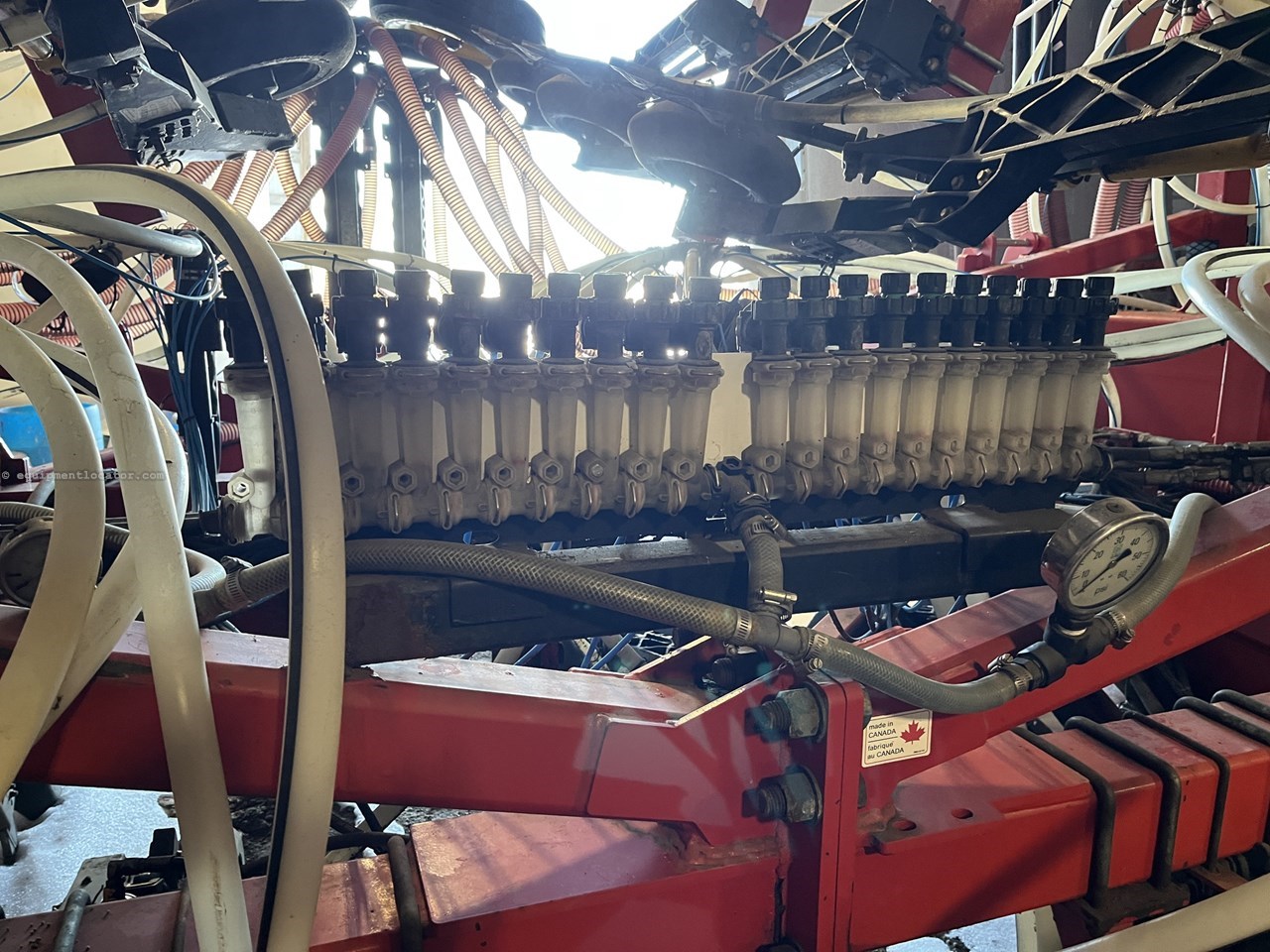 2011 Bourgault 3310 Image 33