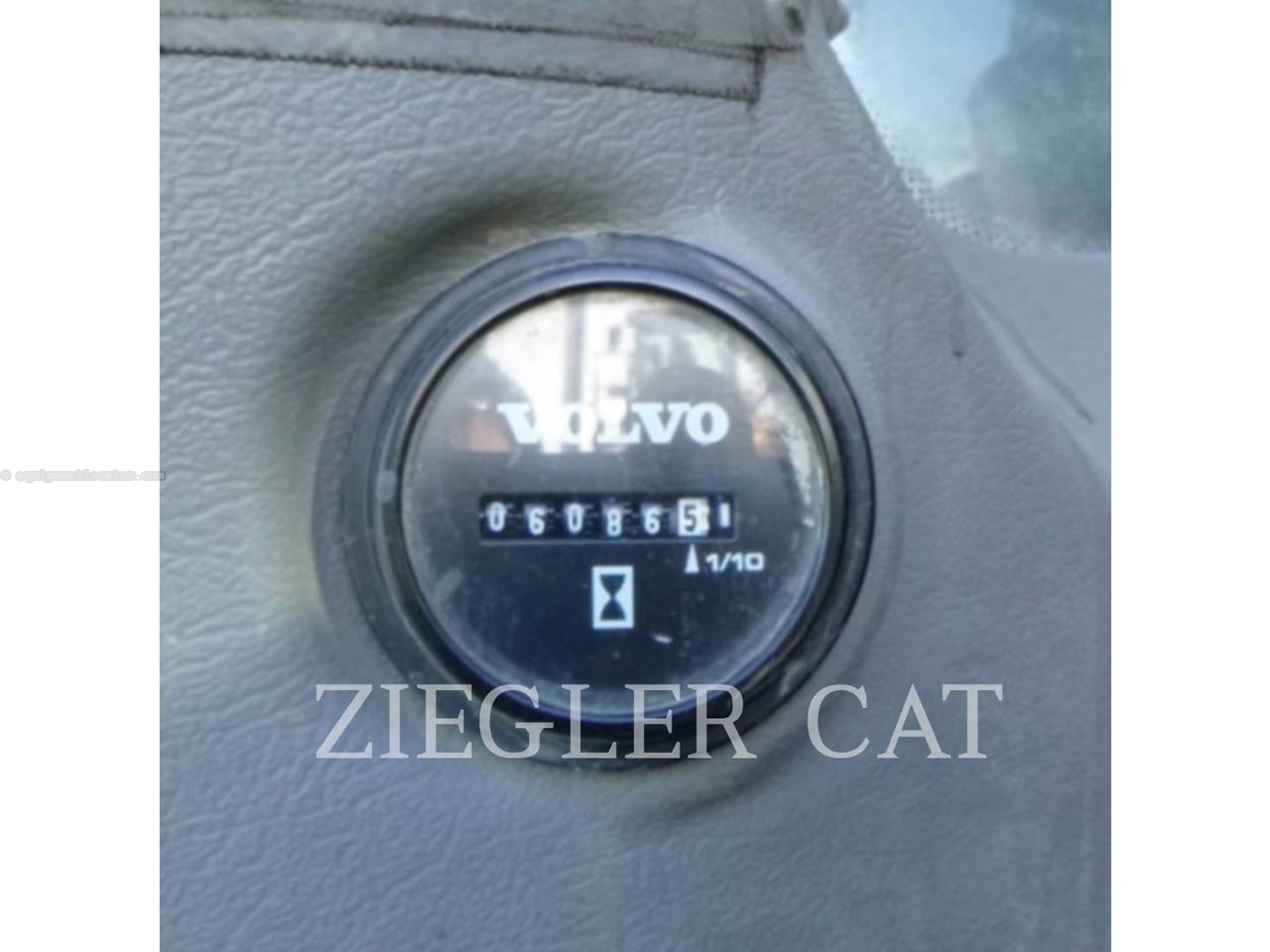 2012 Volvo EC300DL Image 5