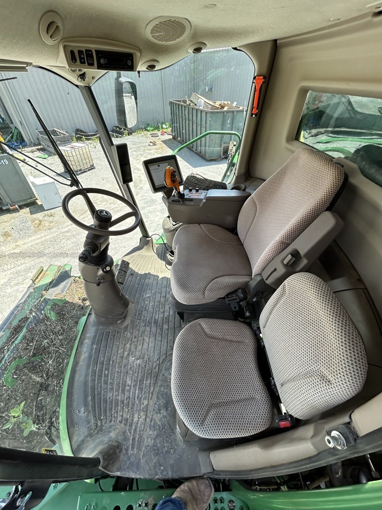 2015 John Deere S670 Image 3