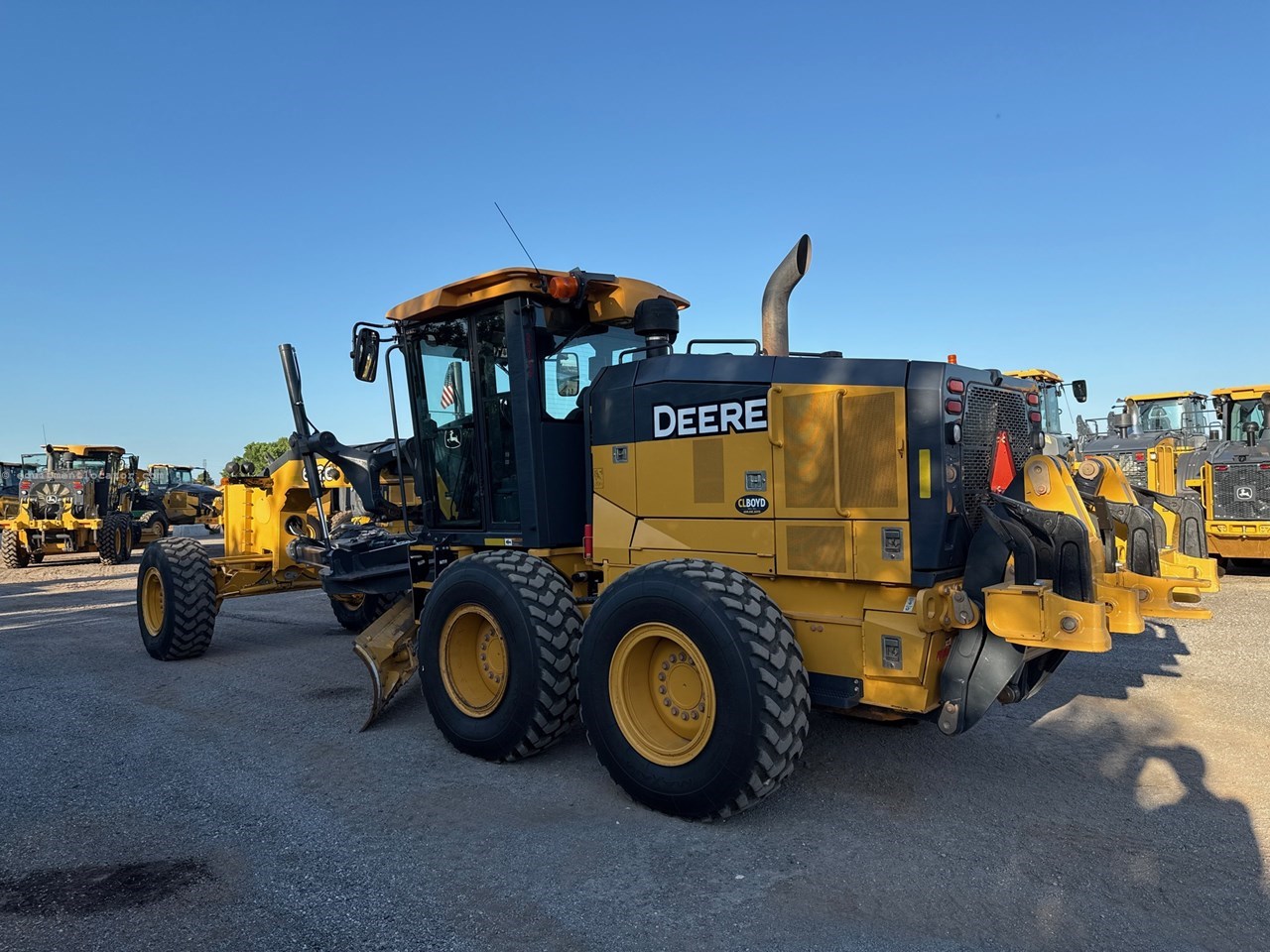 2019 John Deere 672G Image 3