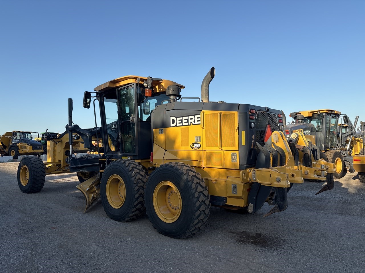 2019 John Deere 672G Image 3