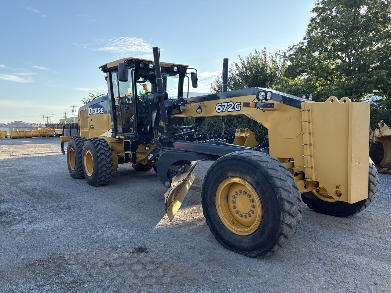 2019 John Deere 672G Image 7