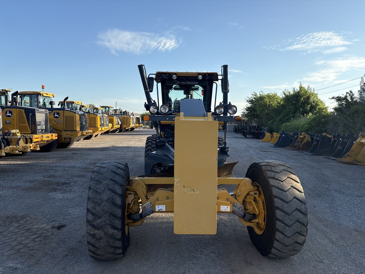 2019 John Deere 672G Image 8