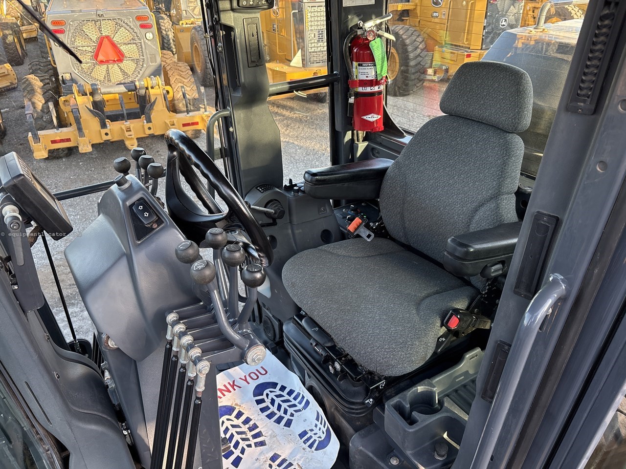 2019 John Deere 672G Image 10