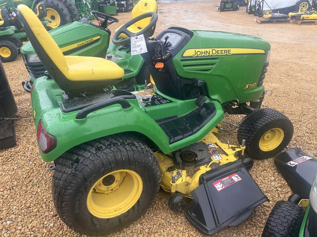 2012 John Deere X720 Image 3