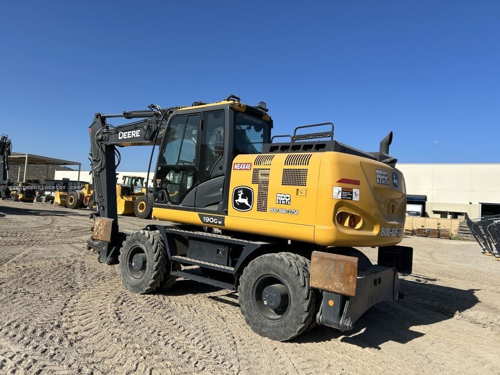 2023 John Deere 190GW Image 3
