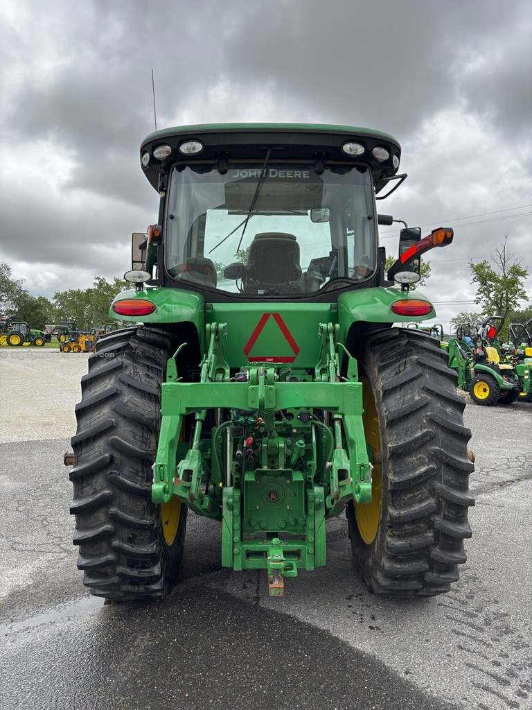 2017 John Deere 7210R Image 8
