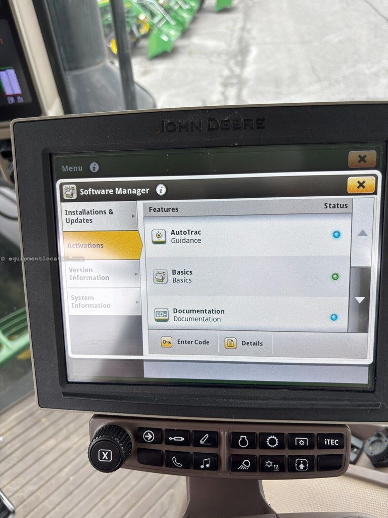 2017 John Deere 7210R Image 23