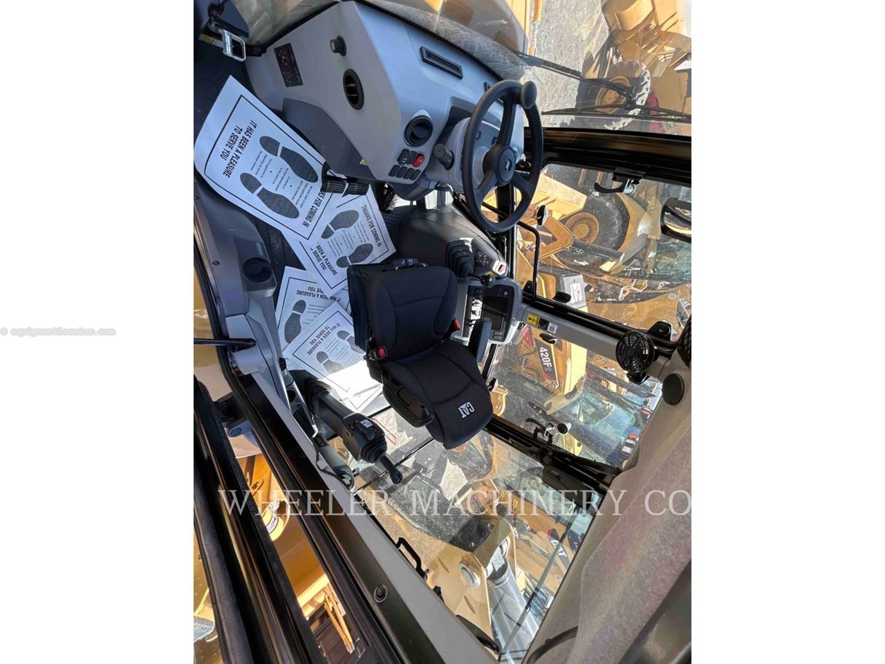 2024 Caterpillar 420 CF Image 2