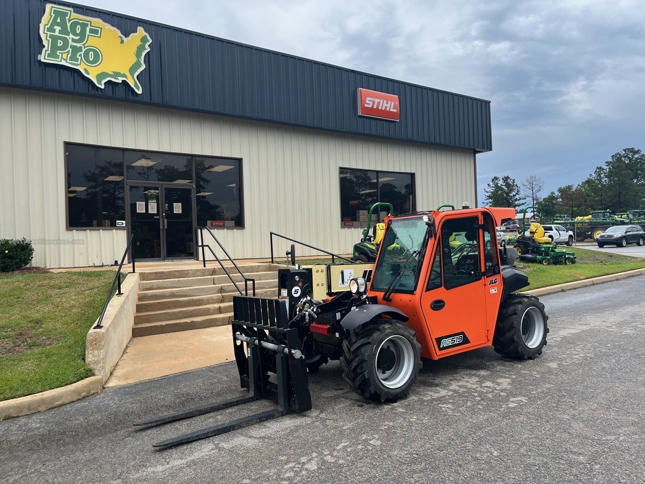 2026 JLG AG519 Image 1