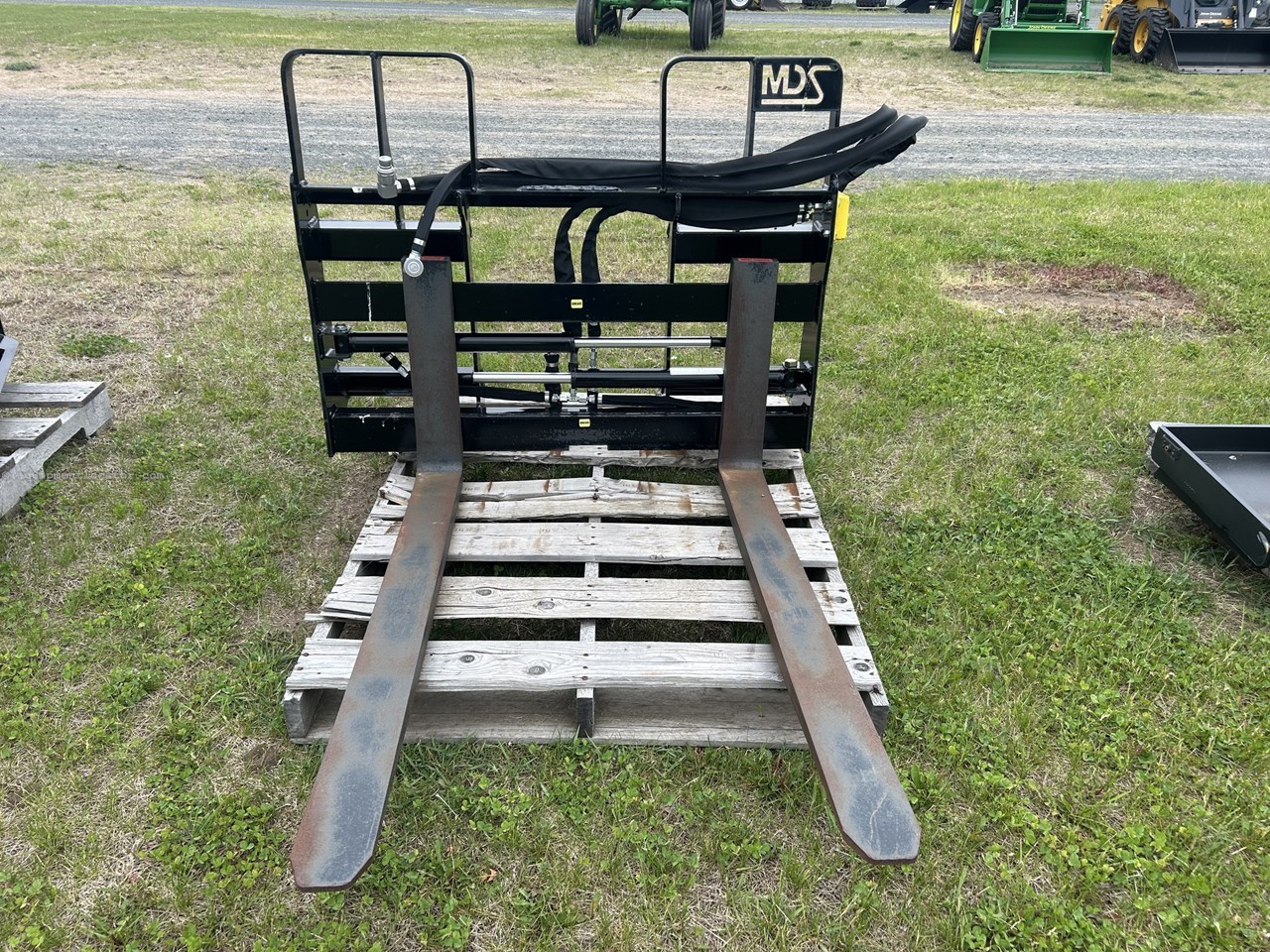 2023 MDS 5515WTCF-H Pallet Forks Image 2