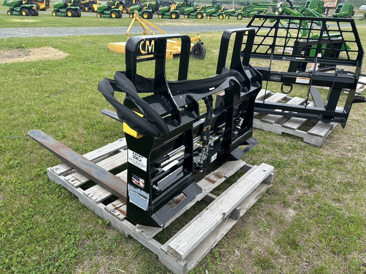 2023 MDS 5515WTCF-H Pallet Forks Image 3