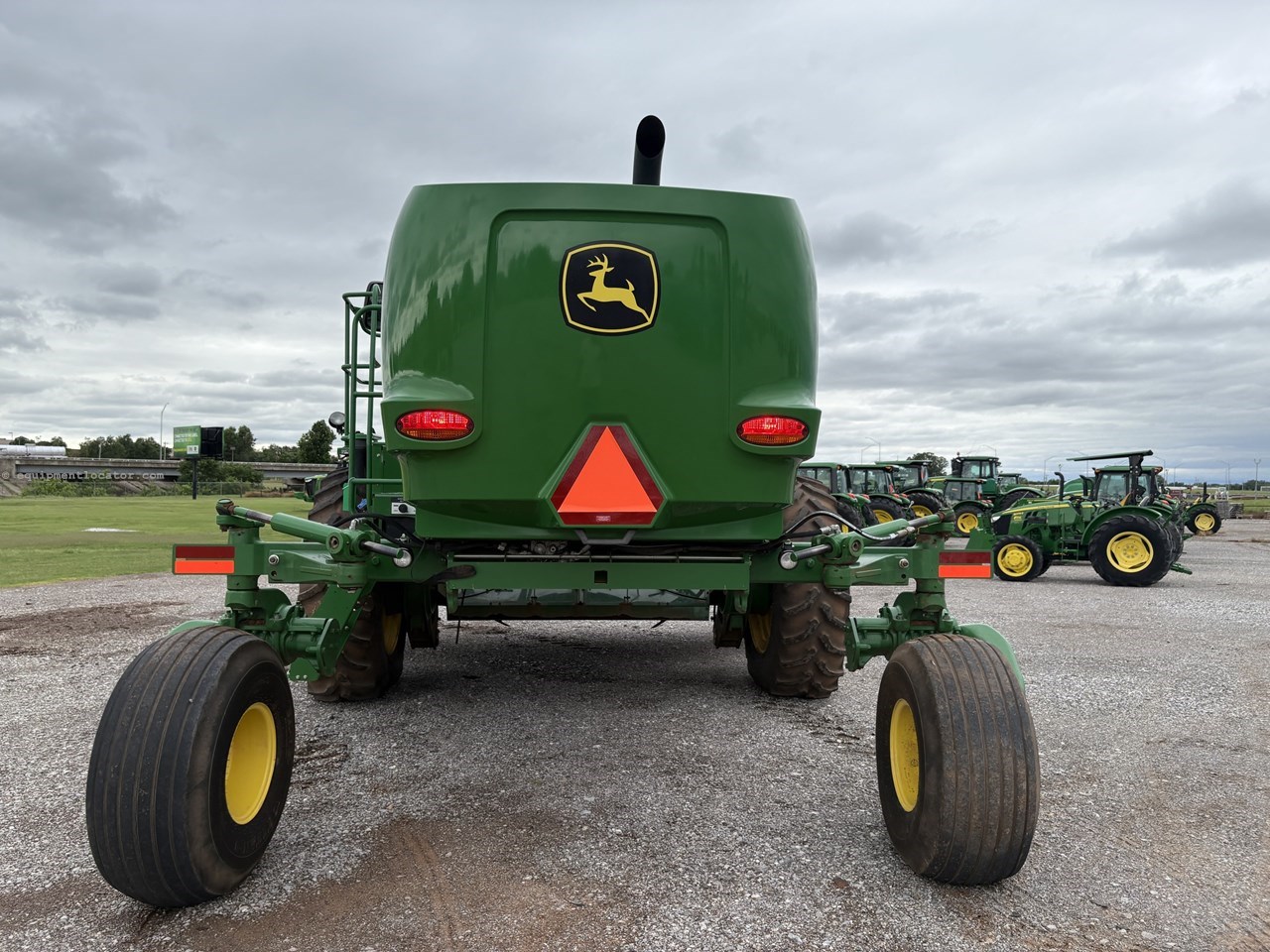 2020 John Deere W235 Image 5