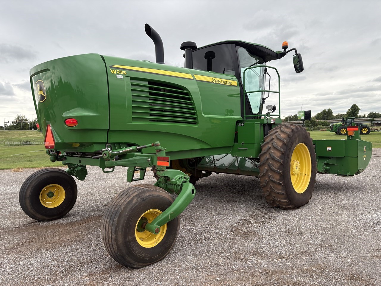 2020 John Deere W235 Image 6