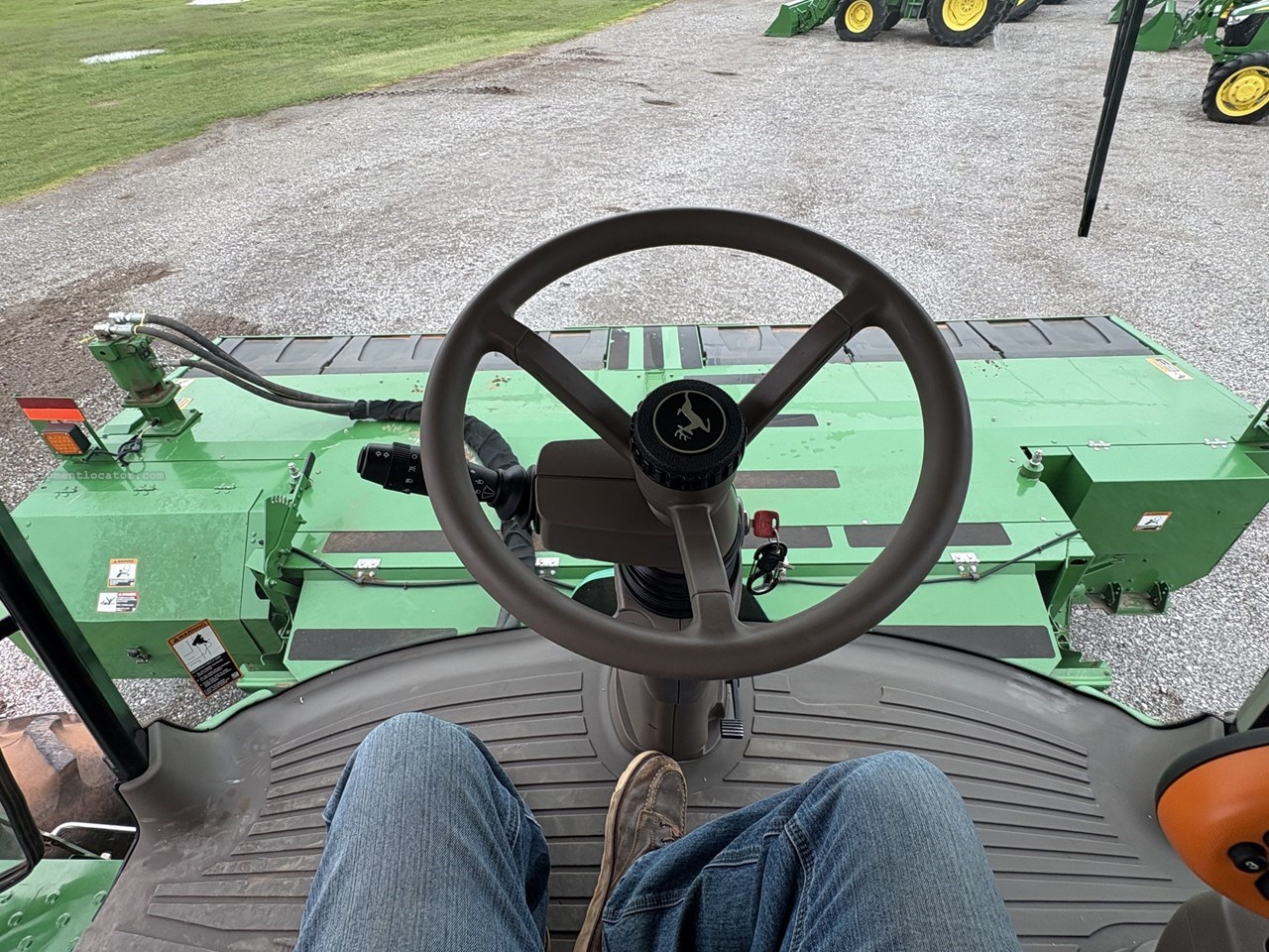 2020 John Deere W235 Image 25