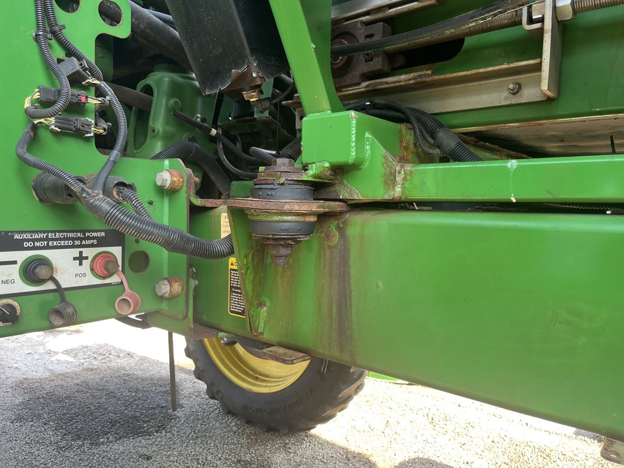 2021 John Deere R4045 Image 17