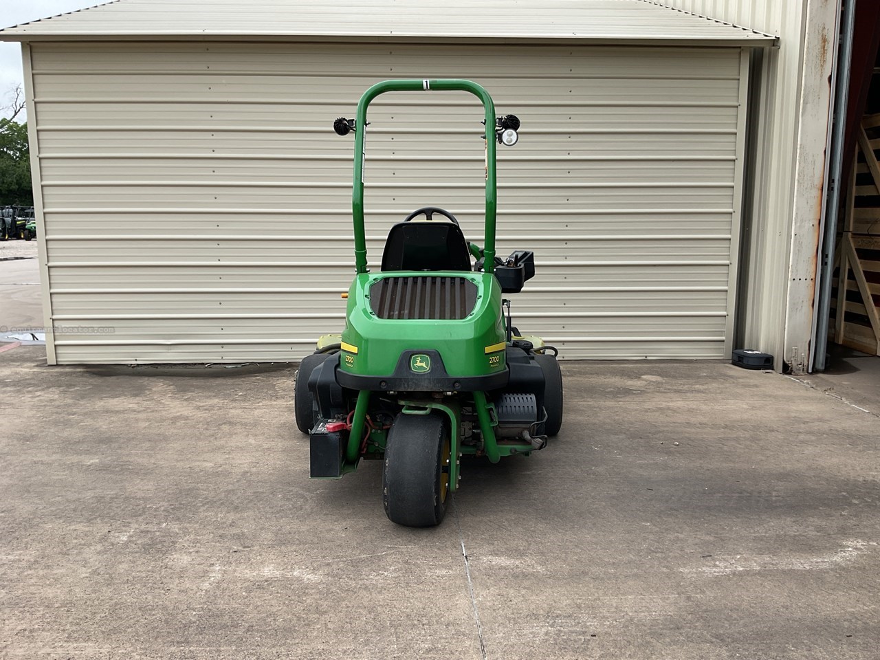 2020 John Deere 2700 Image 5