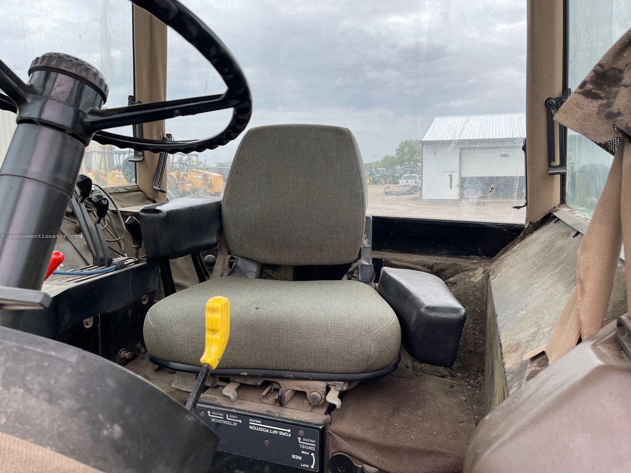 1990 John Deere 4555 Image 14